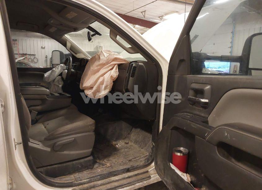 Photo 5 of 2015 Chevrolet Silverado 3500HD WT (VIN 1GC4KYC82FF156770)