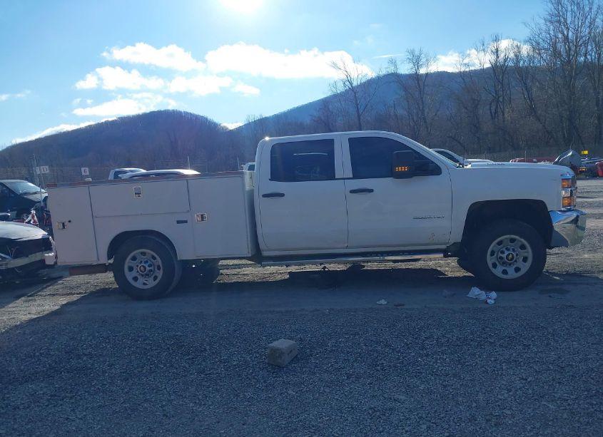 Photo 13 of 2016 Chevrolet Silverado 3500HD WT (VIN 1GC4KYC84GF270688)