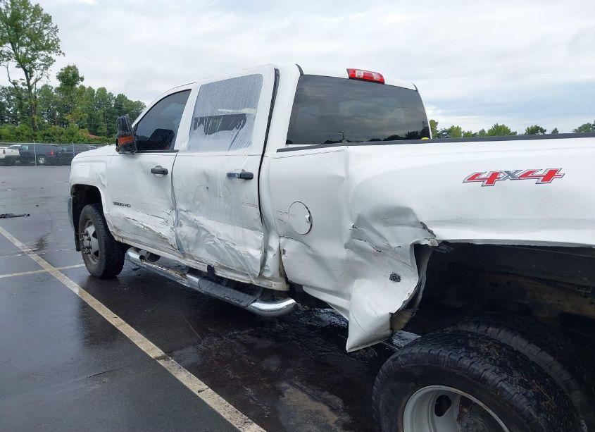 Photo 11 of 2017 Chevrolet Silverado 3500HD WT (VIN 1GC4KYCY1HF142863)