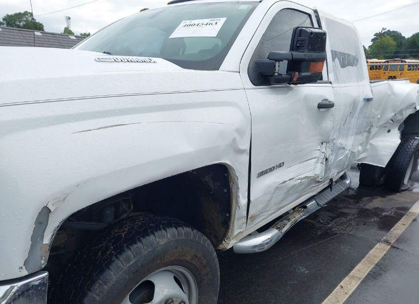 Photo 13 of 2017 Chevrolet Silverado 3500HD WT (VIN 1GC4KYCY1HF142863)