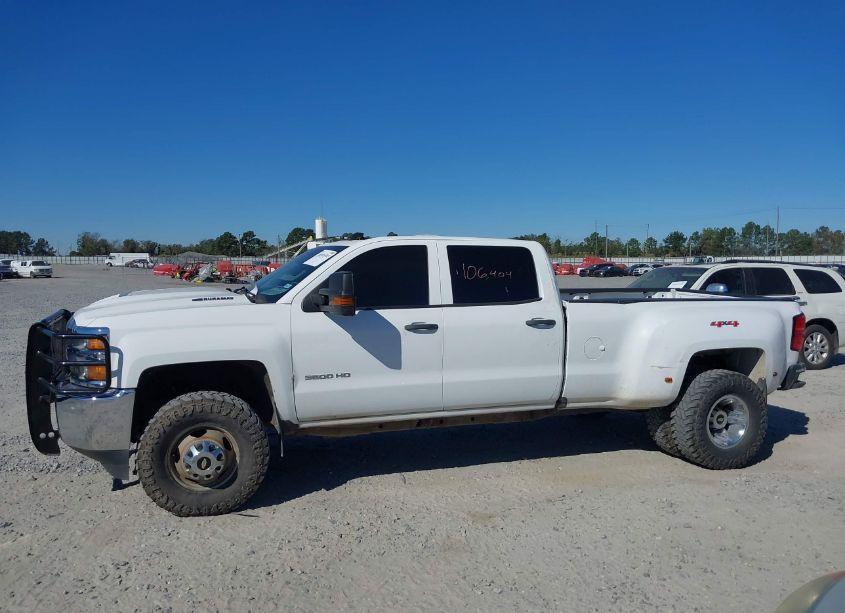 Photo 14 of 2017 Chevrolet Silverado 3500HD WT (VIN 1GC4KYCY7HF228310)