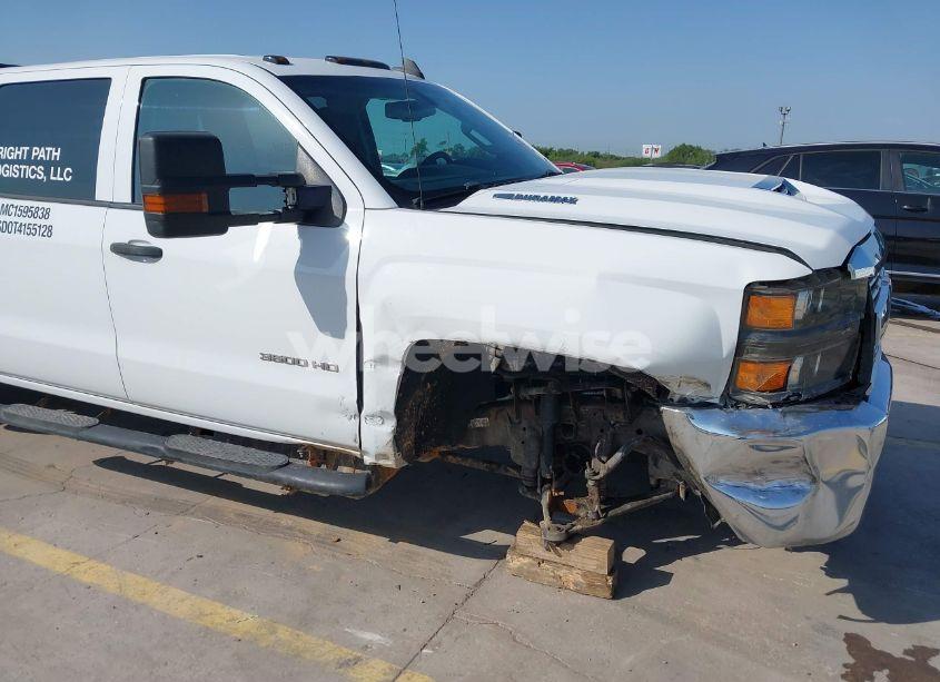 Photo 11 of 2018 Chevrolet Silverado 3500HD WT (VIN 1GC4KYCYXJF167329)