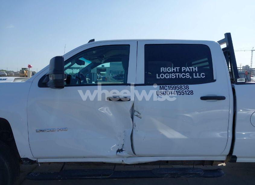 Photo 15 of 2018 Chevrolet Silverado 3500HD WT (VIN 1GC4KYCYXJF167329)