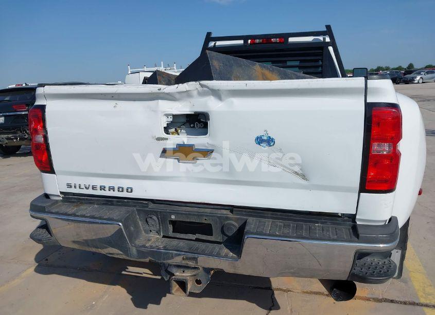 Photo 17 of 2018 Chevrolet Silverado 3500HD WT (VIN 1GC4KYCYXJF167329)