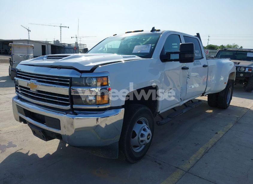 Photo 2 of 2018 Chevrolet Silverado 3500HD WT (VIN 1GC4KYCYXJF167329)
