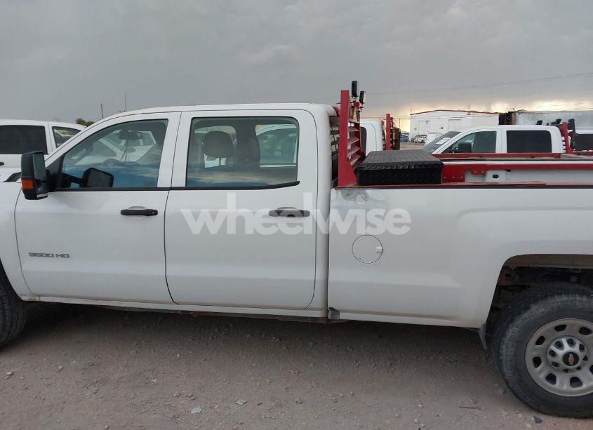 Photo 14 of 2017 Chevrolet Silverado 3500HD WT (VIN 1GC4KYEY1HF205778)