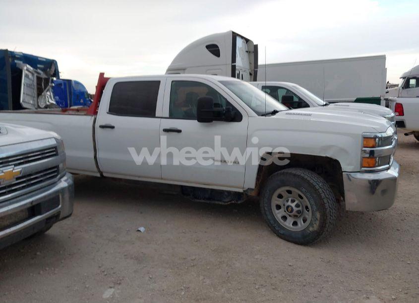 Photo 13 of 2017 Chevrolet Silverado 3500HD WT (VIN 1GC4KYEY2HF196170)