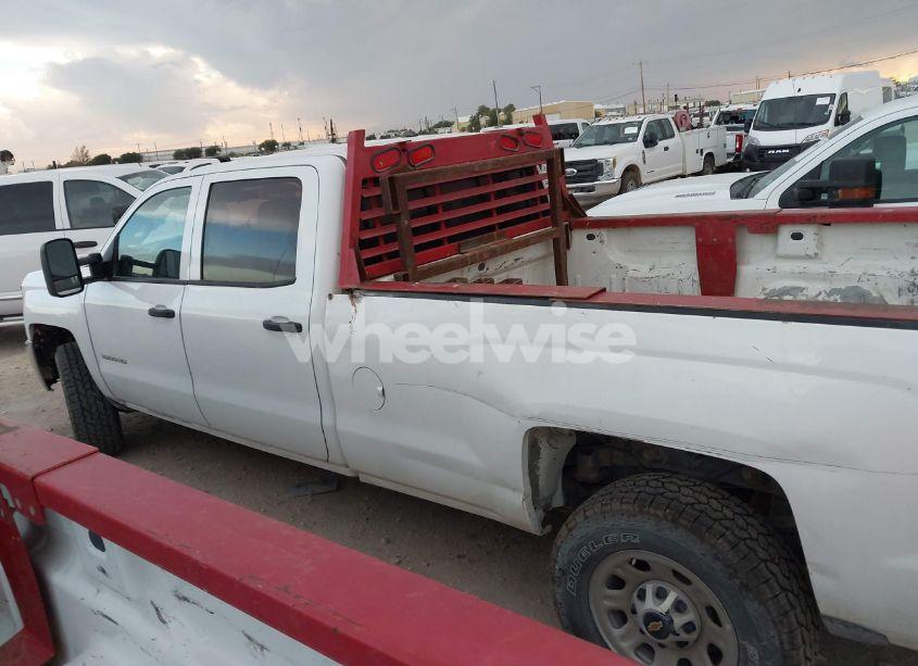 Photo 14 of 2017 Chevrolet Silverado 3500HD WT (VIN 1GC4KYEY2HF196170)