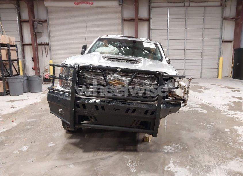 Photo 12 of 2018 Chevrolet Silverado 3500HD WT (VIN 1GC4KYEYXJF113333)