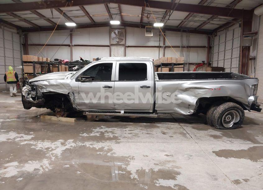 Photo 14 of 2018 Chevrolet Silverado 3500HD WT (VIN 1GC4KYEYXJF113333)