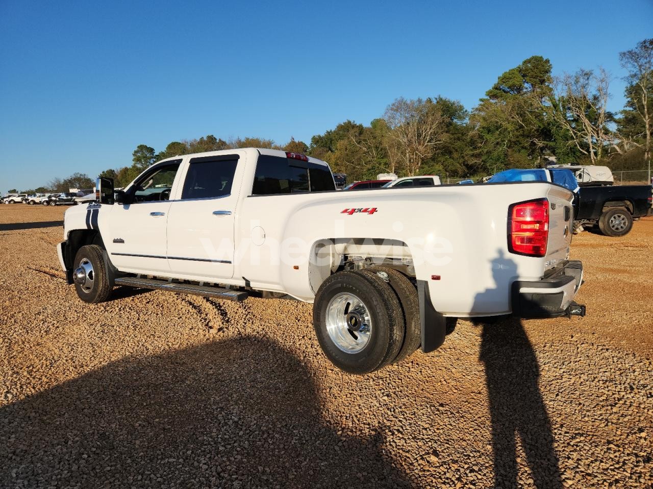 Photo 2 of 2019 CHEV SILVERADO 3500 HD HI (VIN 1GC4KYEYXKF231853)