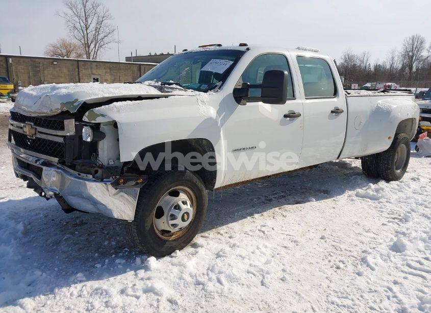 Photo 2 of 2011 Chevrolet Silverado 3500HD WORK TRUCK (VIN 1GC4KZC81BF217302)