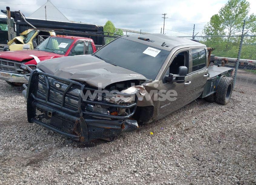 Photo 2 of 2015 Chevrolet Silverado 3500HD LT (VIN 1GC4KZC82FF126299)