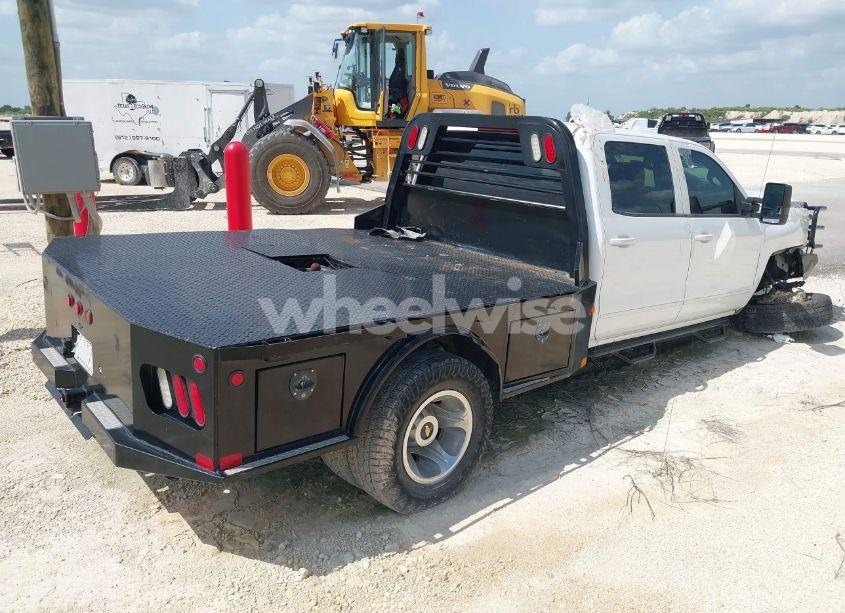 Photo 4 of 2016 Chevrolet Silverado 3500HD LT (VIN 1GC4KZC85GF159072)
