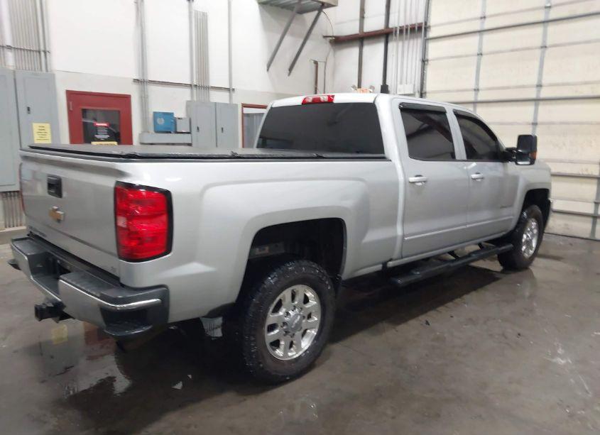 Photo 4 of 2015 Chevrolet Silverado 3500HD LT (VIN 1GC4KZCG1FF680103)