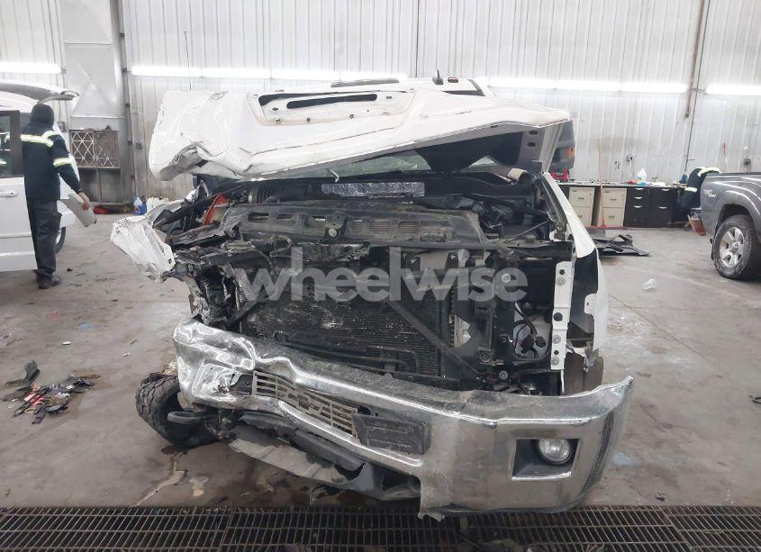 Photo 13 of 2018 Chevrolet Silverado 3500HD LT (VIN 1GC4KZCY0JF213725)