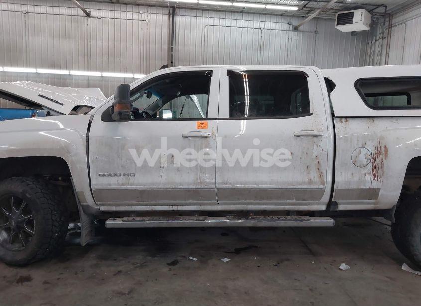 Photo 15 of 2018 Chevrolet Silverado 3500HD LT (VIN 1GC4KZCY0JF213725)