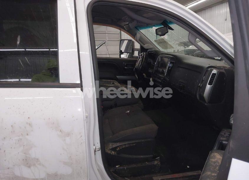 Photo 5 of 2018 Chevrolet Silverado 3500HD LT (VIN 1GC4KZCY0JF213725)