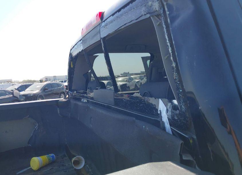 Photo 12 of 2018 Chevrolet Silverado 3500HD LT (VIN 1GC4KZCY1JF149873)