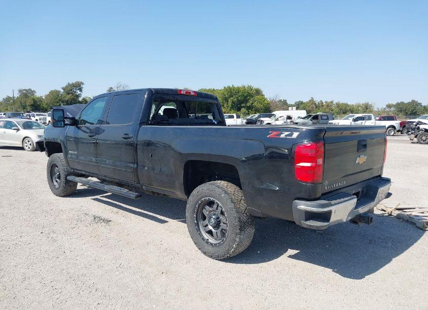 Photo 3 of 2018 Chevrolet Silverado 3500HD LT (VIN 1GC4KZCY1JF149873)