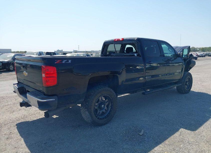 Photo 4 of 2018 Chevrolet Silverado 3500HD LT (VIN 1GC4KZCY1JF149873)