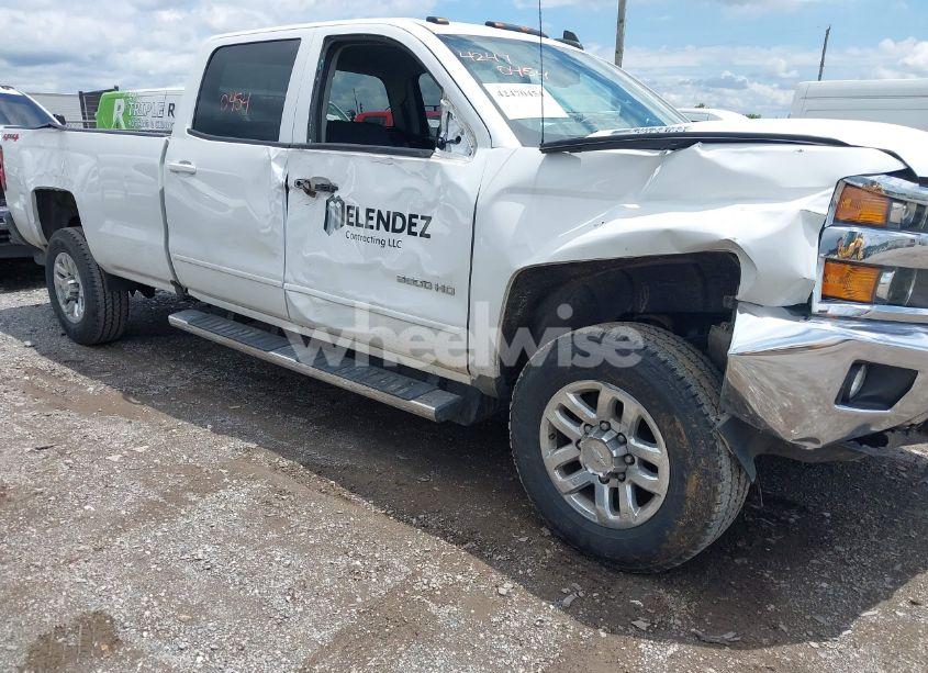 Photo 11 of 2018 Chevrolet Silverado 3500HD LT (VIN 1GC4KZCY2JF243194)