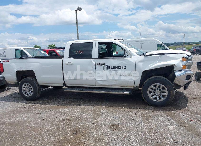 Photo 13 of 2018 Chevrolet Silverado 3500HD LT (VIN 1GC4KZCY2JF243194)