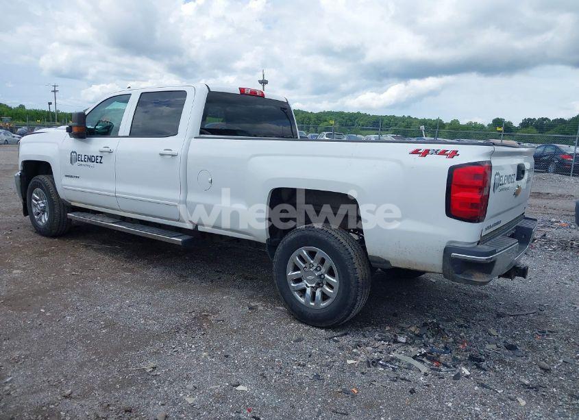 Photo 3 of 2018 Chevrolet Silverado 3500HD LT (VIN 1GC4KZCY2JF243194)