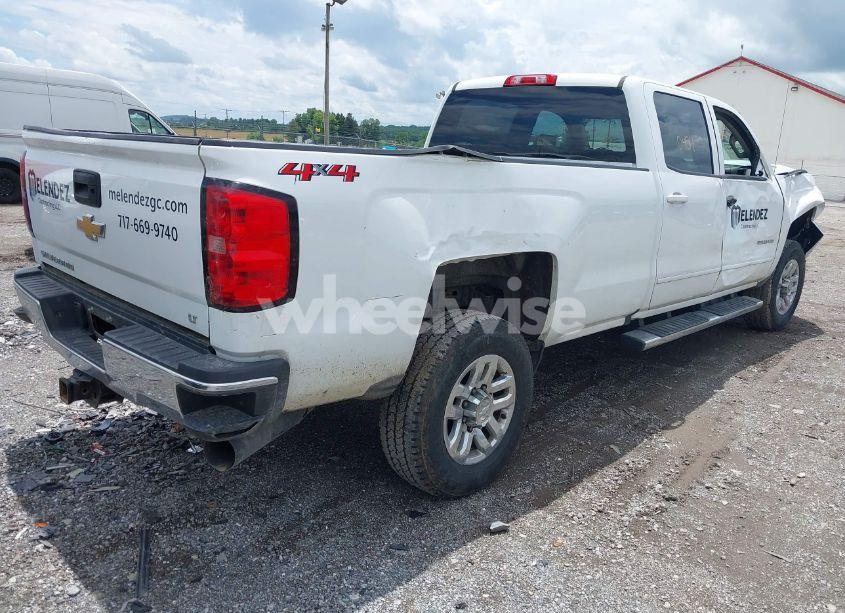 Photo 4 of 2018 Chevrolet Silverado 3500HD LT (VIN 1GC4KZCY2JF243194)