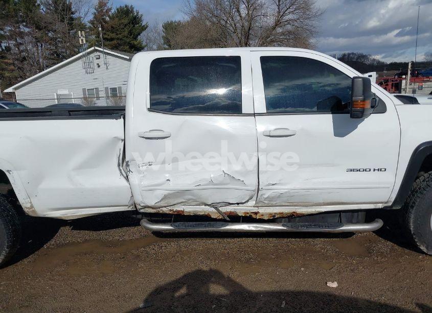 Photo 14 of 2015 Chevrolet Silverado 3500HD LT (VIN 1GC4KZE85FF619018)