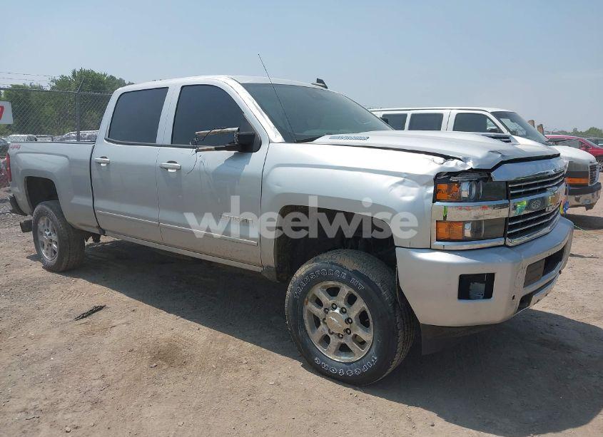 2018 Chevrolet Silverado 3500HD LT (VIN 1GC4KZEY0JF150073) main photo