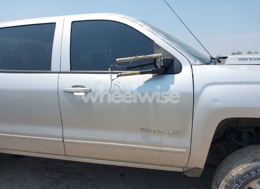 Photo 17 of 2018 Chevrolet Silverado 3500HD LT (VIN 1GC4KZEY0JF150073)