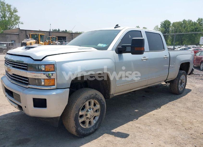Photo 2 of 2018 Chevrolet Silverado 3500HD LT (VIN 1GC4KZEY0JF150073)