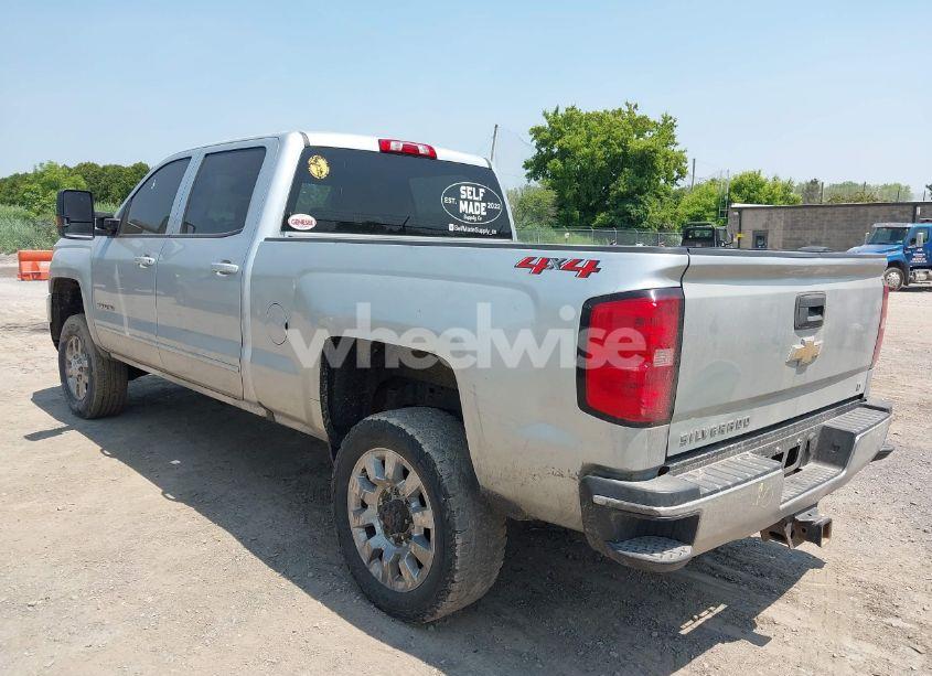 Photo 3 of 2018 Chevrolet Silverado 3500HD LT (VIN 1GC4KZEY0JF150073)
