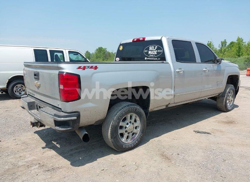 Photo 4 of 2018 Chevrolet Silverado 3500HD LT (VIN 1GC4KZEY0JF150073)