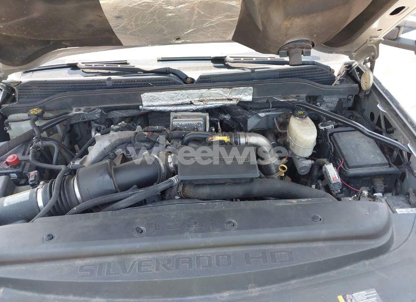 Photo 9 of 2018 Chevrolet Silverado 3500HD LT (VIN 1GC4KZEY0JF150073)