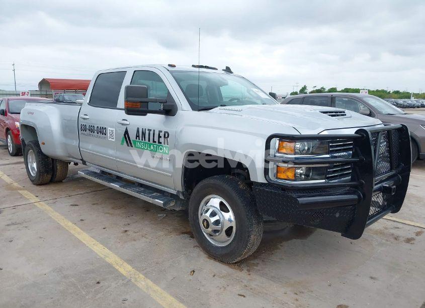 2017 Chevrolet Silverado 3500HD LT (VIN 1GC4KZEY3HF115750) main photo