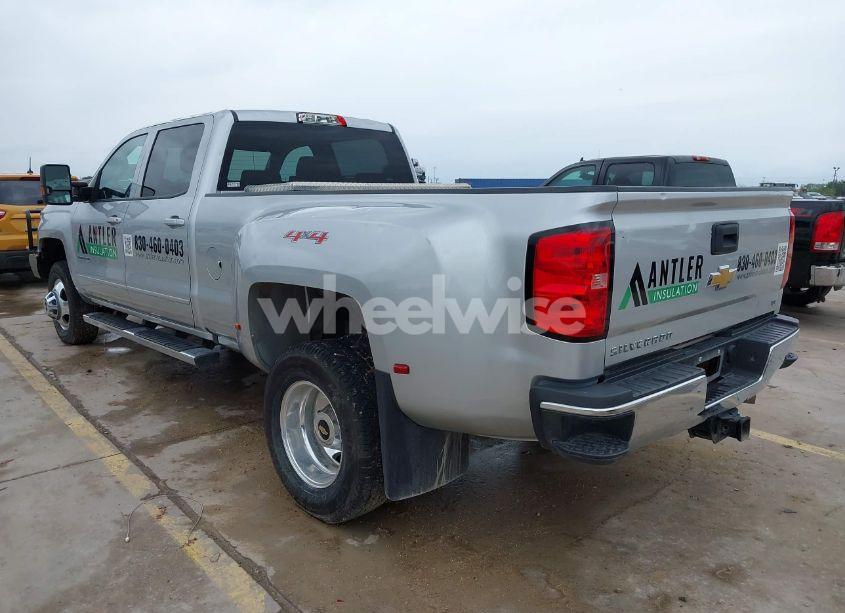 Photo 3 of 2017 Chevrolet Silverado 3500HD LT (VIN 1GC4KZEY3HF115750)