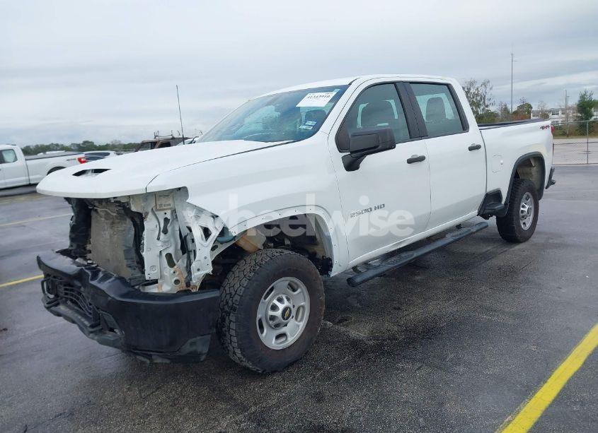 Photo 2 of 2020 Chevrolet Silverado 2500HD 4WD STANDARD BED WT (VIN 1GC4YLE70LF188294)