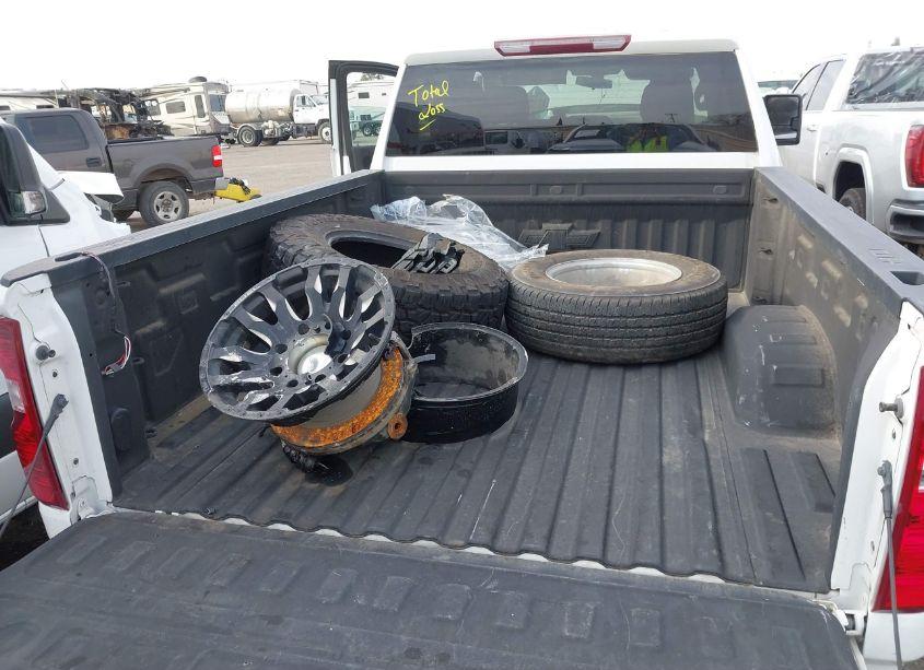 Photo 12 of 2020 Chevrolet Silverado 2500HD 4WD STANDARD BED WT (VIN 1GC4YLEY4LF326170)