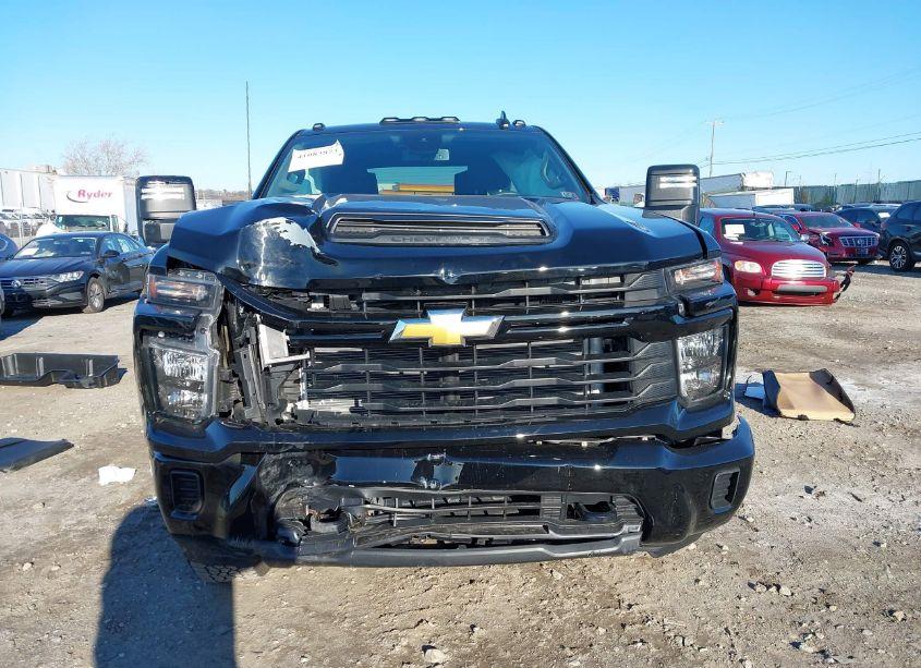 Photo 11 of 2024 Chevrolet Silverado 2500HD 4WD STANDARD BED CUSTOM (VIN 1GC4YME71RF386770)