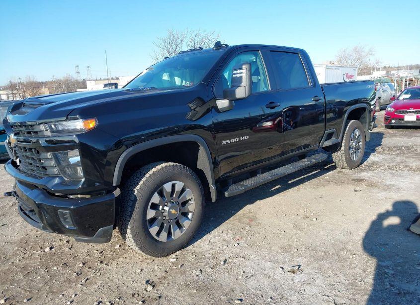 Photo 2 of 2024 Chevrolet Silverado 2500HD 4WD STANDARD BED CUSTOM (VIN 1GC4YME71RF386770)