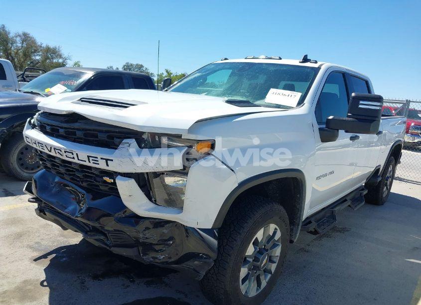 Photo 2 of 2022 Chevrolet Silverado 2500HD 4WD STANDARD BED CUSTOM (VIN 1GC4YME75NF356181)