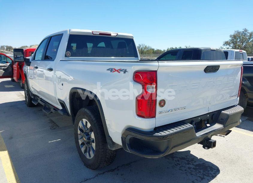 Photo 3 of 2022 Chevrolet Silverado 2500HD 4WD STANDARD BED CUSTOM (VIN 1GC4YME75NF356181)