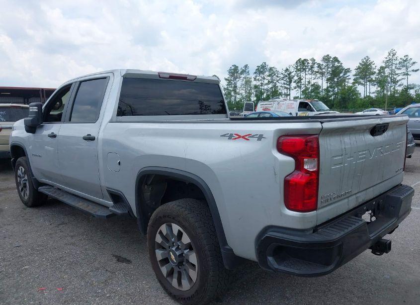 Photo 3 of 2022 Chevrolet Silverado 2500HD 4WD STANDARD BED CUSTOM (VIN 1GC4YME76NF225812)