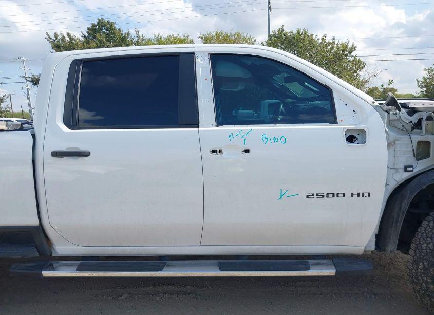 Photo 14 of 2023 Chevrolet Silverado 2500HD 4WD STANDARD BED CUSTOM (VIN 1GC4YME76PF112090)