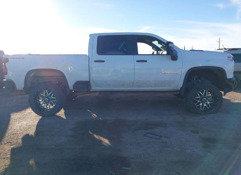 Photo 13 of 2022 Chevrolet Silverado 2500HD 4WD STANDARD BED CUSTOM (VIN 1GC4YMEY4NF132554)