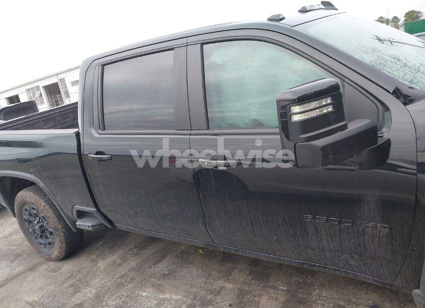 Photo 13 of 2024 Chevrolet Silverado 2500HD 4WD STANDARD BED LT (VIN 1GC4YNE73RF271061)