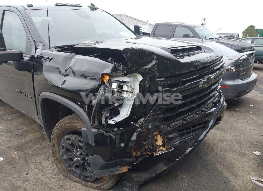 Photo 16 of 2024 Chevrolet Silverado 2500HD 4WD STANDARD BED LT (VIN 1GC4YNE73RF271061)