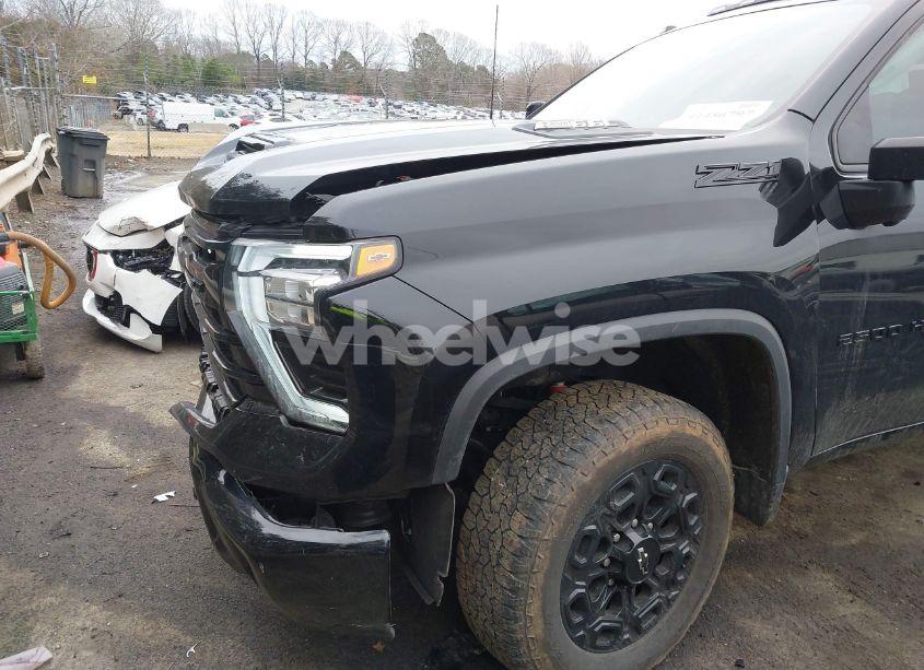 Photo 17 of 2024 Chevrolet Silverado 2500HD 4WD STANDARD BED LT (VIN 1GC4YNE73RF271061)